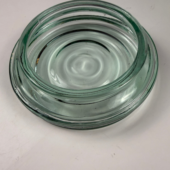 Unbranded Green Glass Ribbed Jar with lid made in Canada - Picture 6 of 12